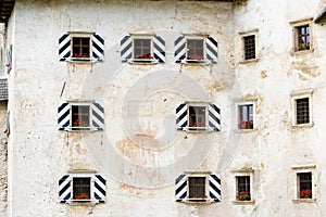 Windows, Predjama Castle