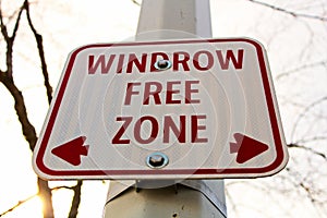 Windrow free zone sign in the city