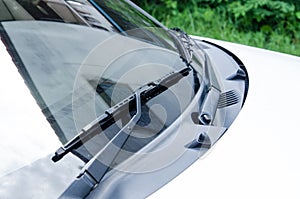 Windscreen bonnet and wipers