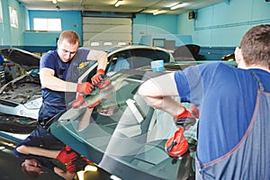 Windshield windscreen replacement