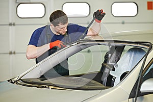 Windshield windscreen replacement works