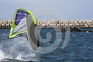 Windsurf jump