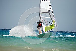 Windsurfing on the move