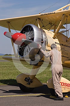 Wing walking - Boeing Stearman E 75