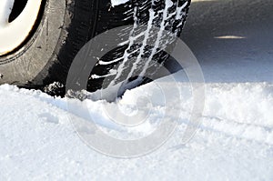 Winter car tire tread