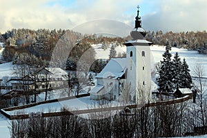 Pohľad na zimnú prírodu niekde na Slovensku,