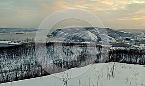 Winter panorama overlooking the city of Zhigulevsk, Mount Mogutova from the top of Mount Shishka.