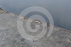 Winter river mooring with mooring elements