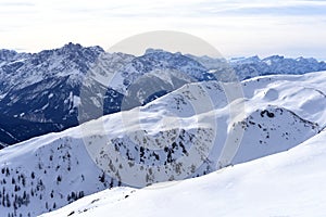 Winter\'s Silent Majesty: A Snowy Mountain Landscape