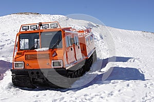 Winter special transportation vehicle