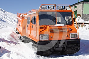 Winter special transportation vehicle