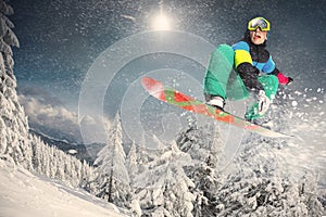 Winter sport. Snowboarder