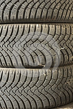 Winter tire tread