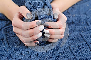 Winter trend knit manicure