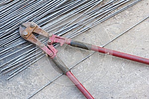 Wire-cutter