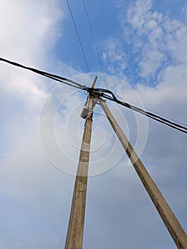 A wire passing from the electric pole