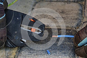 Wire stripping pliers