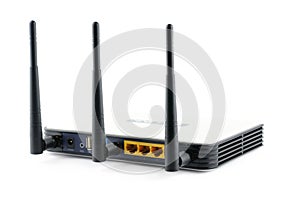 Wireless gigabit broadband router