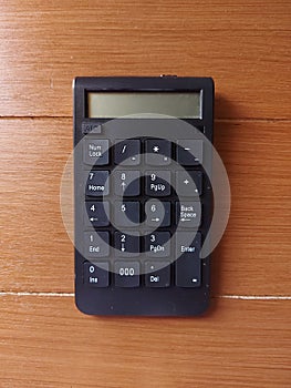 Wireless number pads or numeric keypad