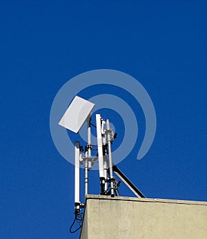 Wireless radio antenna