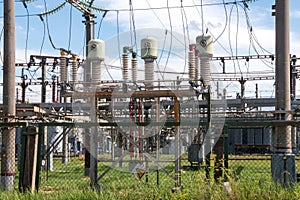 Wires and insulators power