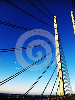 Wires of the Ã–resunds brigde