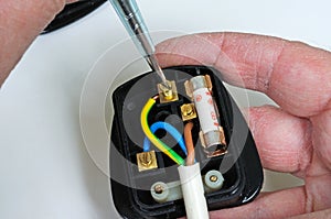 Wiring an English plug.