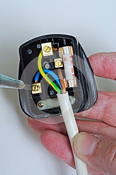 Wiring an English plug.