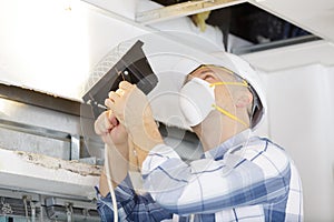 Wiring light on ceiling