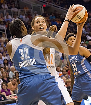 WNBA Phoenix Mercury Beats Minnesota Lynx