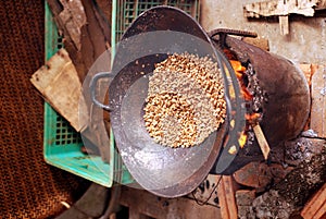 Wok Roasting Coffee