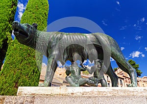 She wolf with Romolo and Remo and the roman aqueduct in Segovia, photo