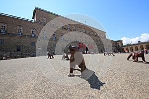 The wolves by Liu Ruowang in front of Pitti Palace