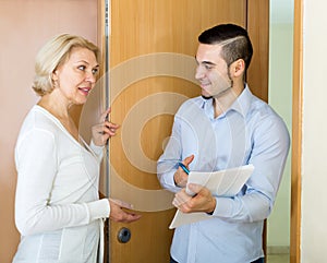 Woman answers the agent questions