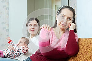 Woman with baby tries reconcile with her mother