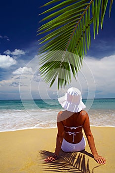 Eine Frau auf der Strand 