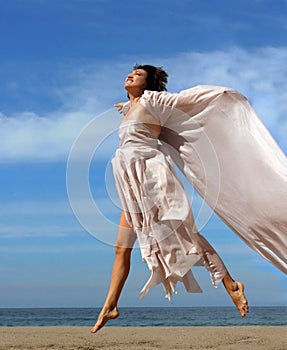 Una mujer sobre el Playa 