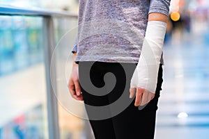 Woman with broken arm