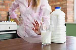 Woman can`t drink milk