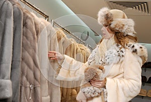 Woman chois fur coat