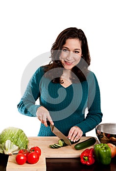 Una mujer cocinando en La cocina 
