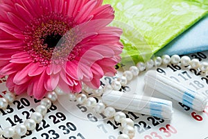 Woman critical days, Menstruation calendar, flower.