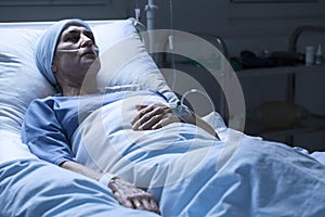 Woman dying alone in hospice