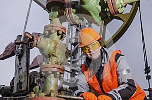 Woman engineer in the oilfield