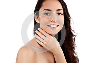 Una donna dettagliato ritratto bellissimo bellezza bellissimo sorriso denti un mano 