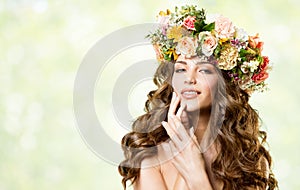Woman Flower Wreath Hat, Beautiful Fashion Models with Roses Flowers in Hairstyle on Green