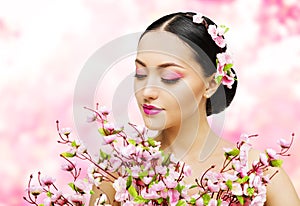 Woman Flowers Bunch img