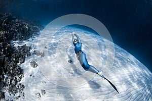 Woman freediver