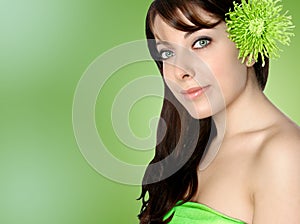 Una mujer verde crisantemo 