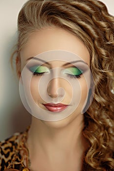 Woman green make up